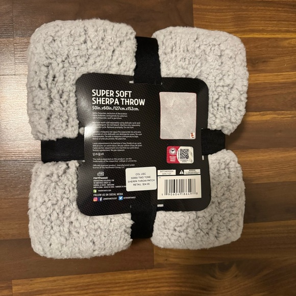 USC Super Soft Sherpa Throw NEW - Picture 2 of 2